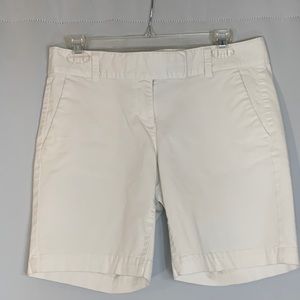 Ann Taylor White Short Size 4